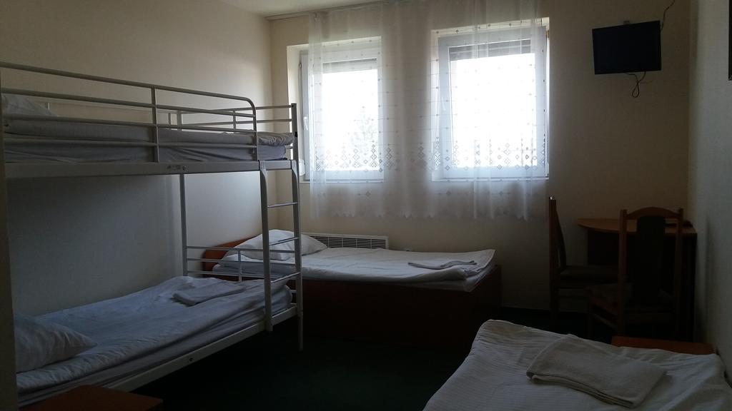 Maraton Hotel Lubenia Bilik gambar