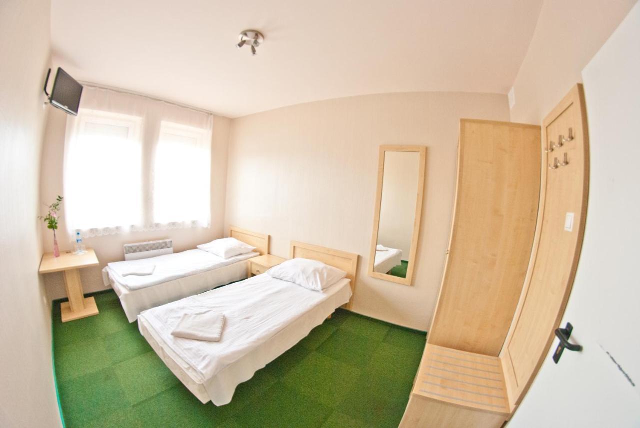 Maraton Hotel Lubenia Bilik gambar